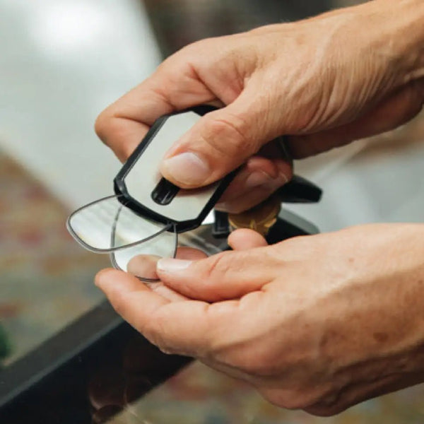 Readers + Silver Keychain Case - ThinOptics